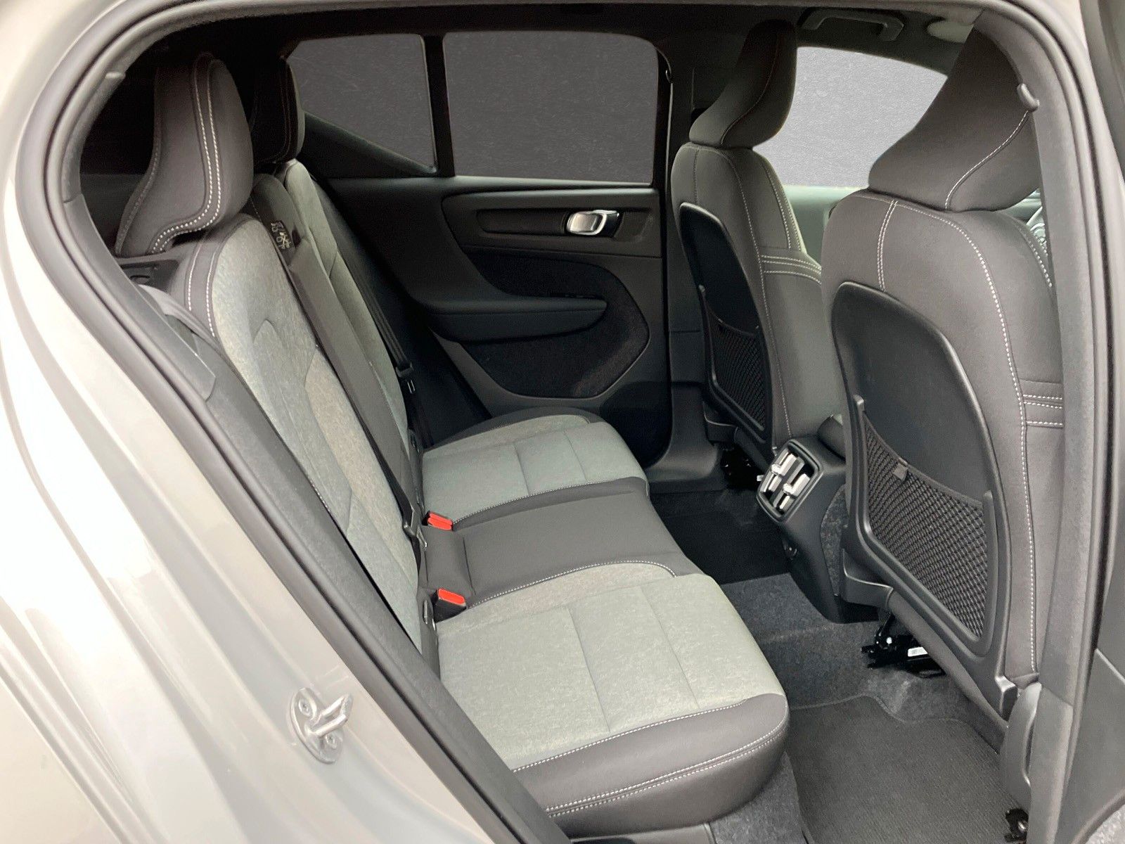 Volvo XC40 B3 Mild-Hybrid Core AHK LED