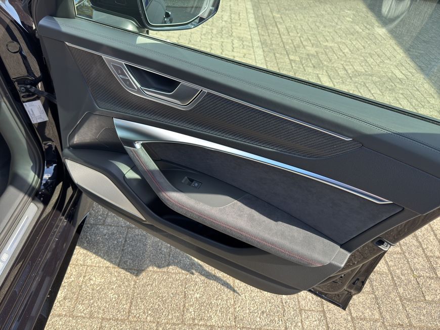 Audi RS6 Avant 4,0 l TFSI Performace quattro Pano AHK