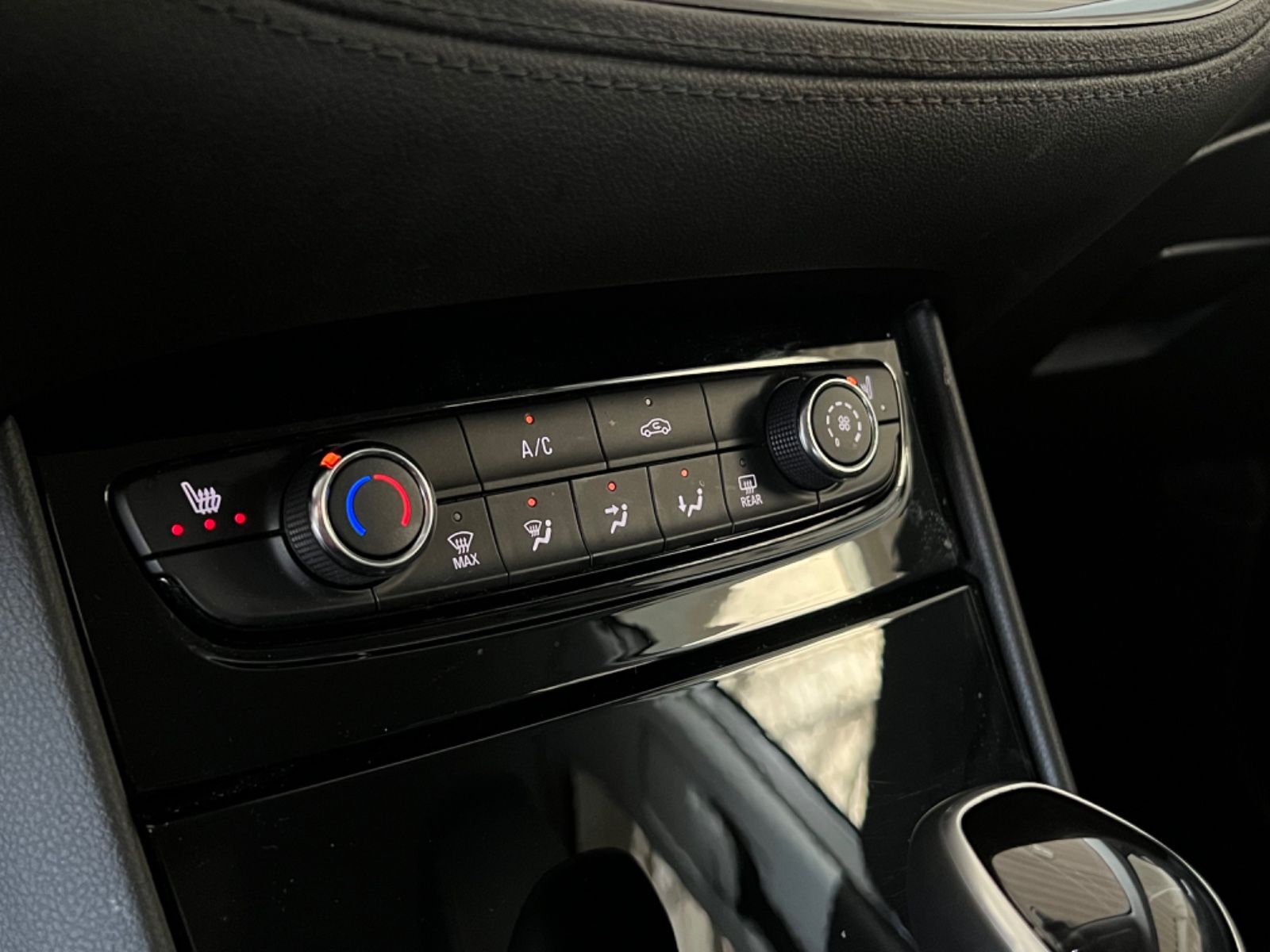 Opel Grandland Design Line - Samsaru's Car Outlet