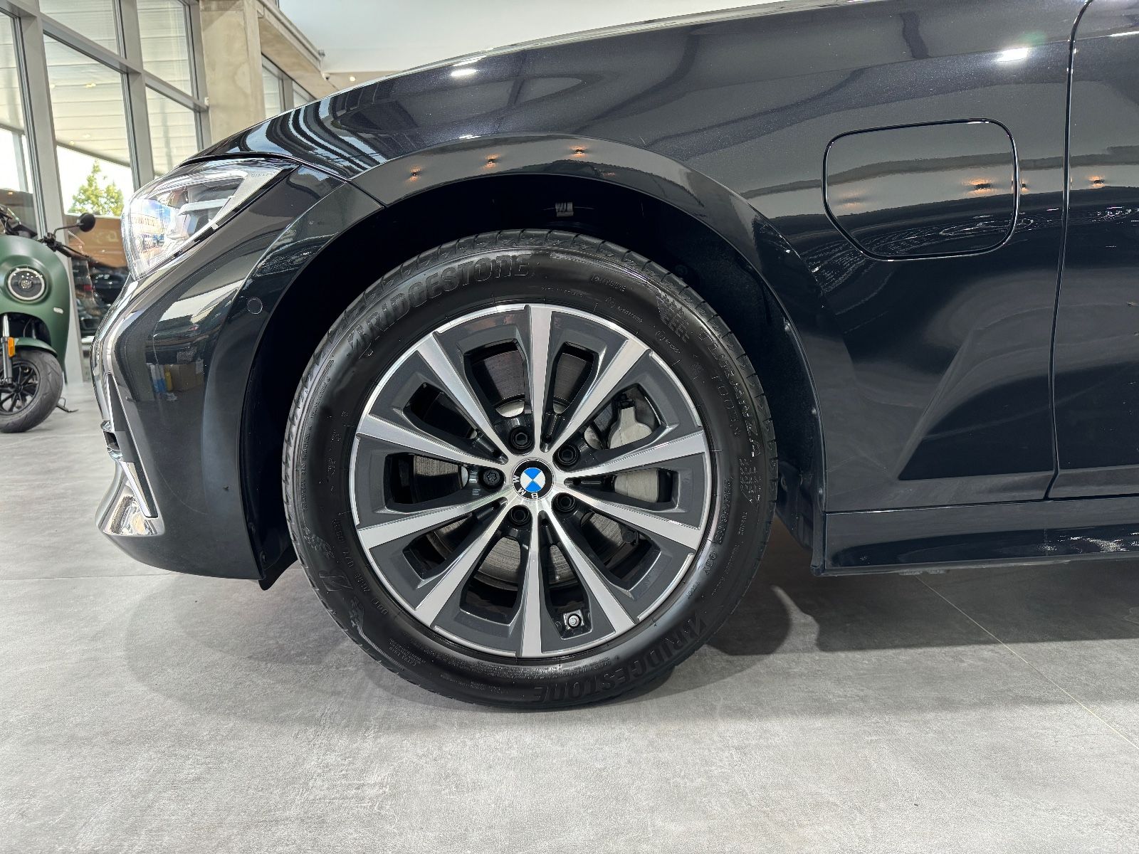 BMW 330 e Luxury Line Individual - Samsaru's Car Outlet