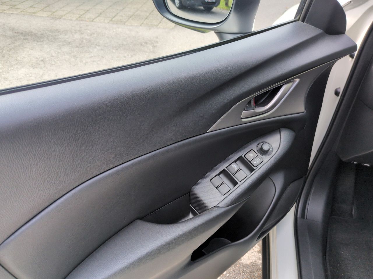 Mazda CX-3 2.0 SKYACTIV-G Selection Automatik Navi LED