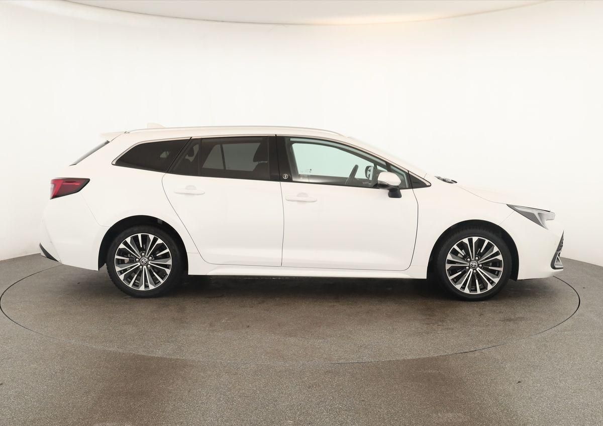 Toyota Corolla Touring Sports 1.8 CVT Team D Navi Kam