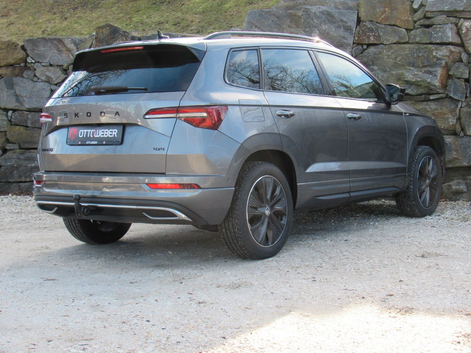 Skoda Karoq 2.0l TDI DSG 4x4 Sportline AHK 360° CANTON