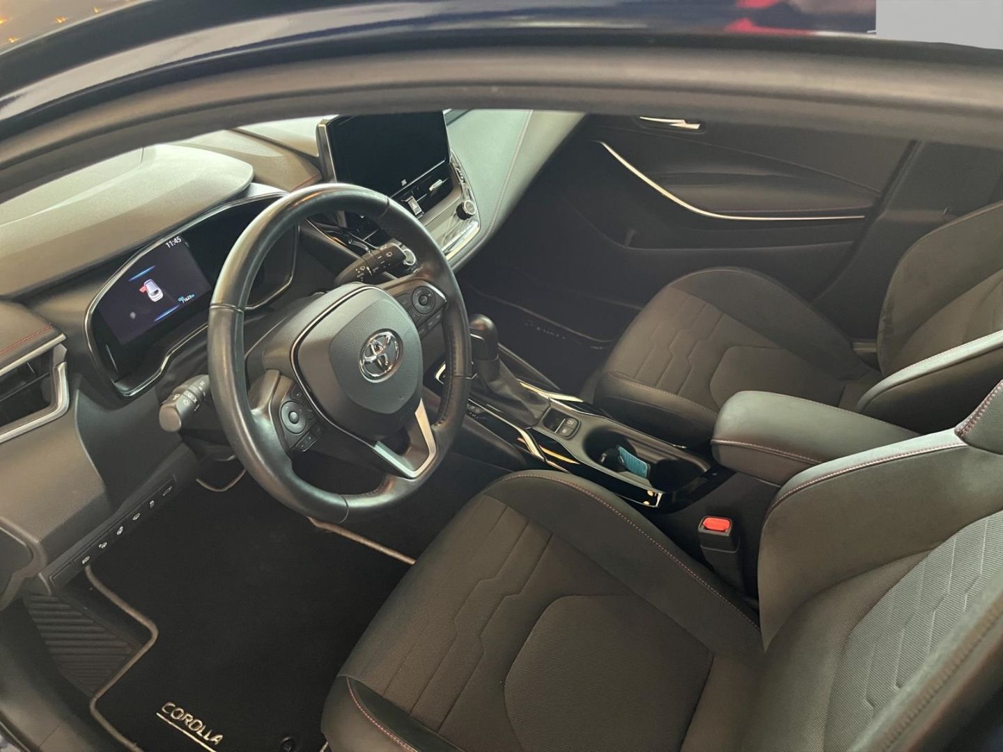 Toyota Corolla 2.0 TS Hybrid Lounge *Navi*LED*Panorama*