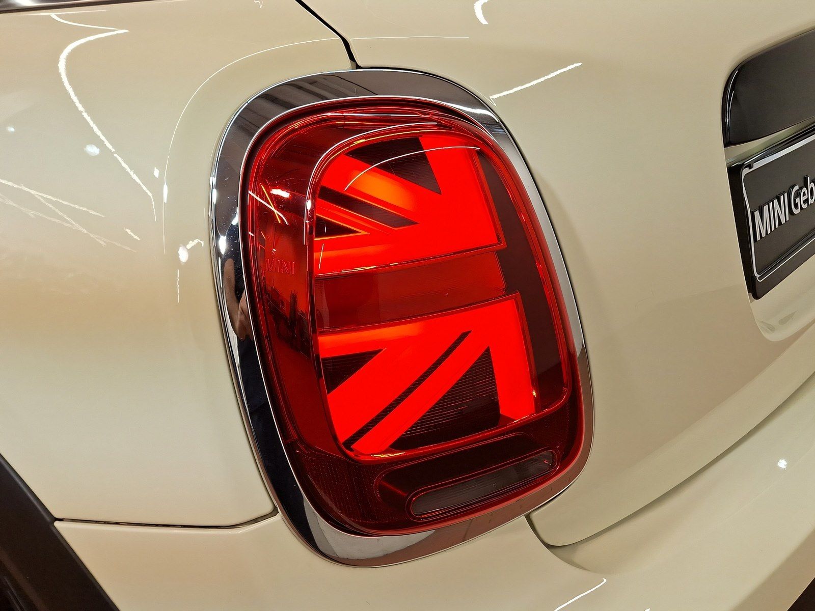MINI Cooper - Samsaru's Car Outlet