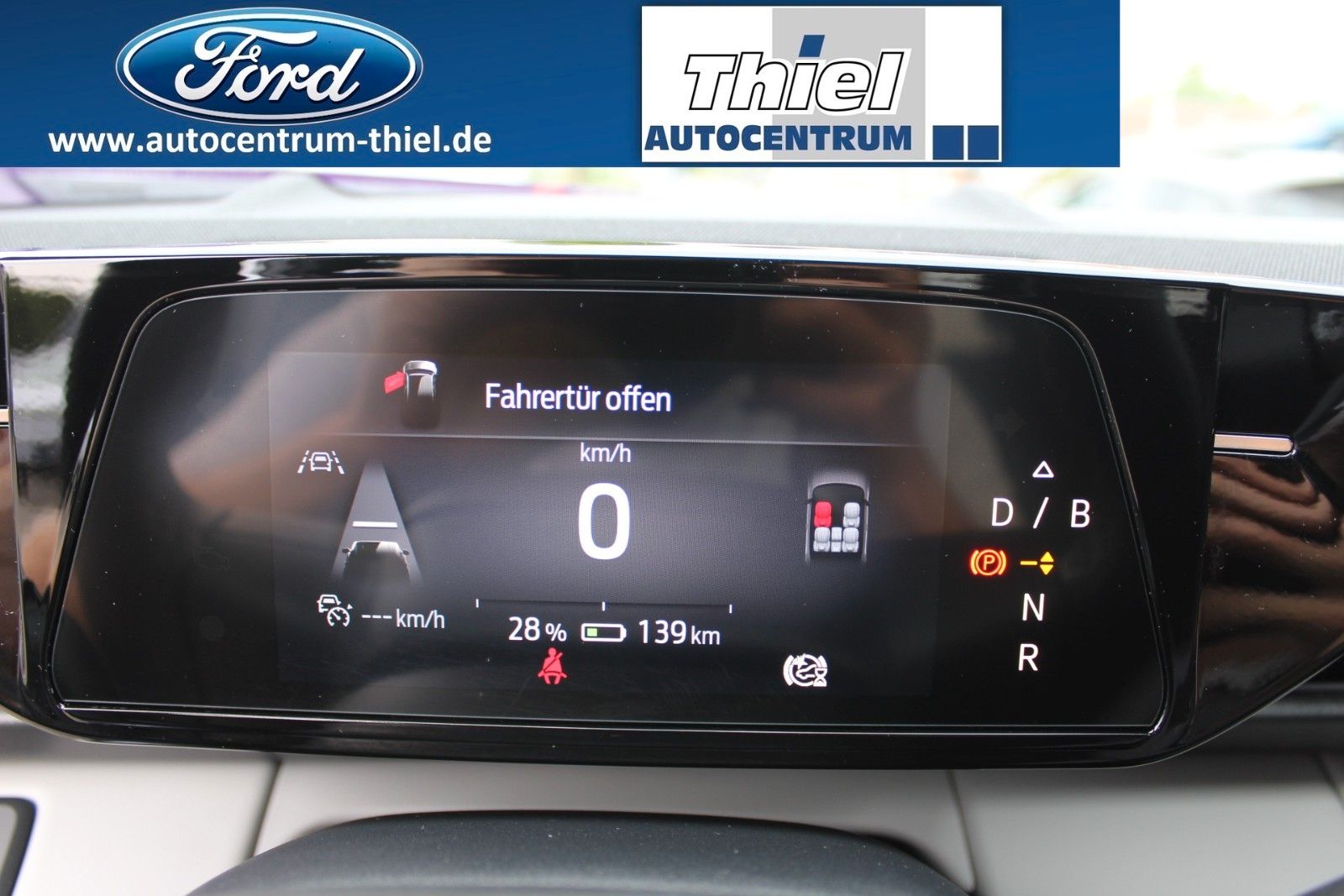 Ford Explorer Premium AWD Pano+Fahr-Assist+AHK+Ergo