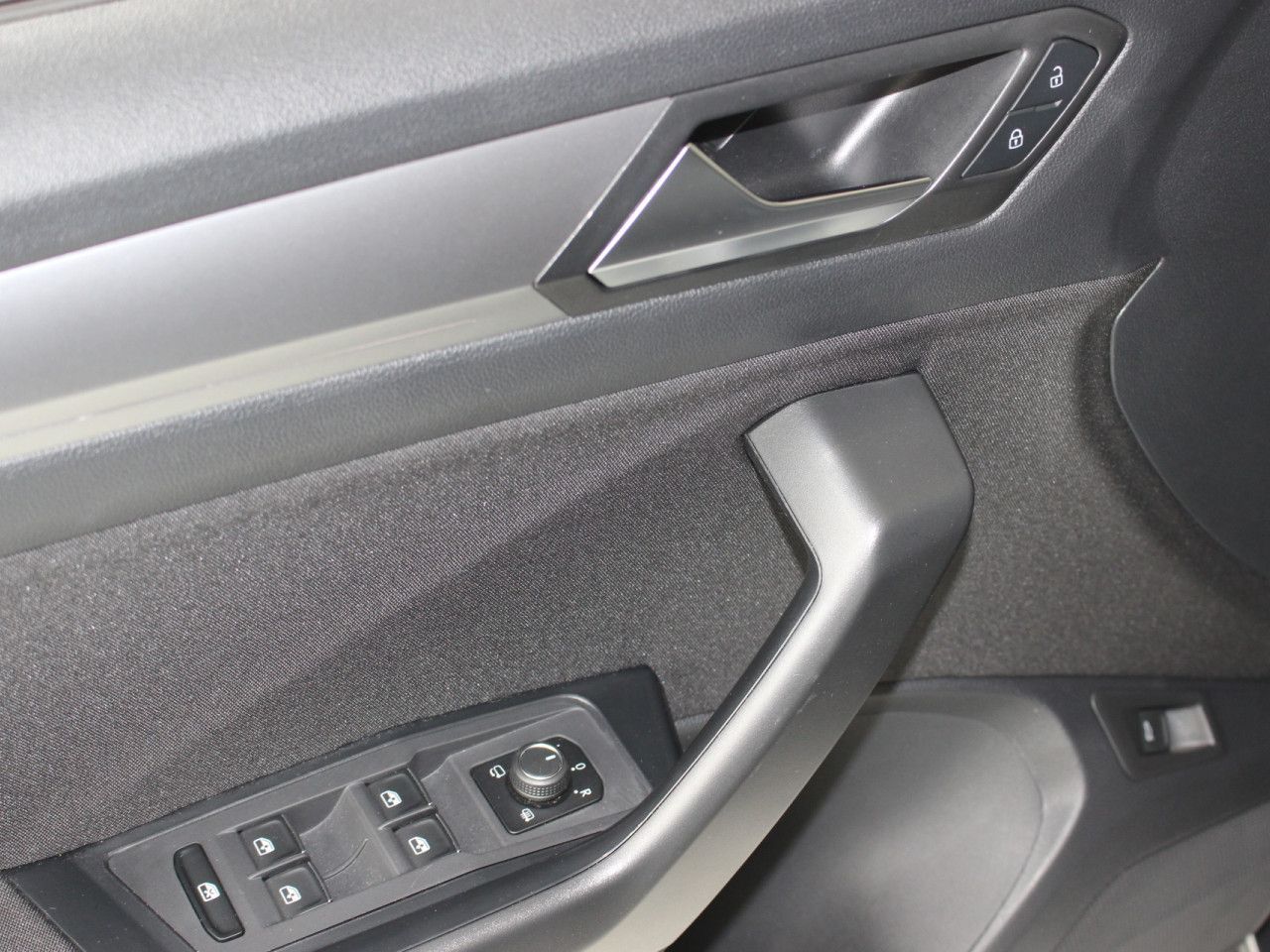 Volkswagen T-Roc 1.5 TSI ACT OPF DSG ACTIVE - Samsaru's Car Outlet