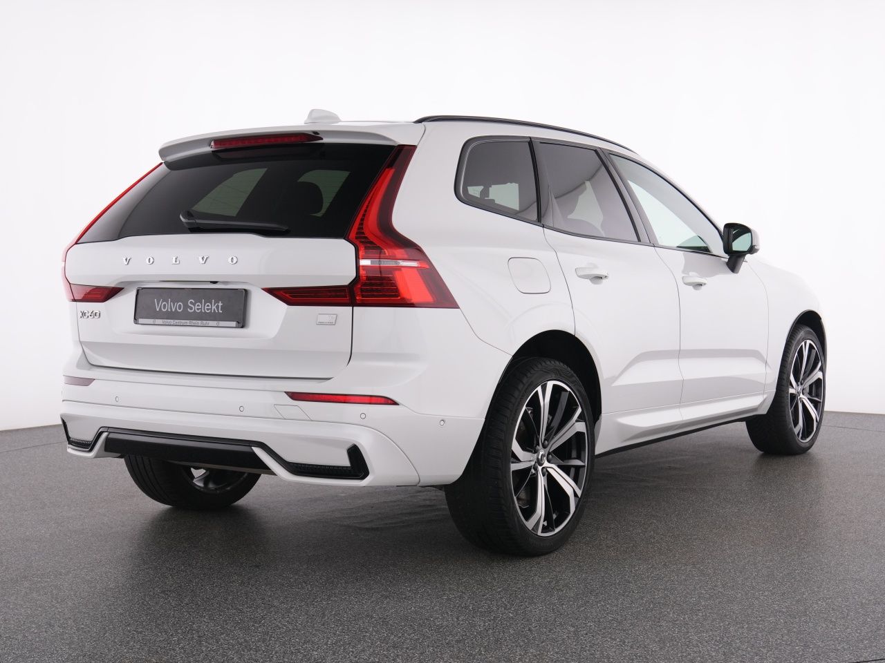 Volvo XC60 T6 Recharge PLUS DARK LICHTPAK+360°+PANO