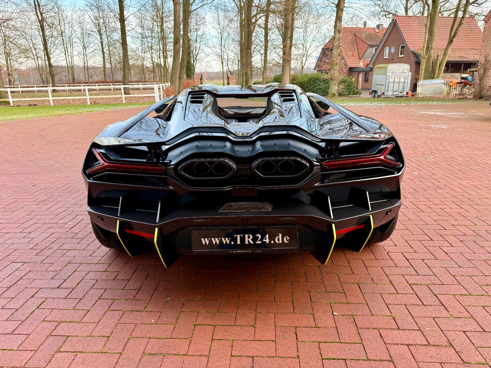 Lamborghini Revuelto V12 MY26/Carbon/PassengerDis/CorsaTex