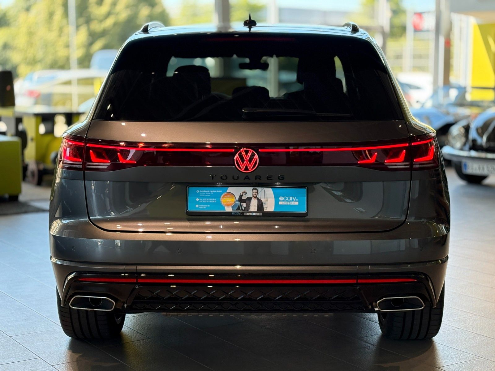 Volkswagen Touareg 3.0 TDI R-Line - Samsaru's Car Outlet