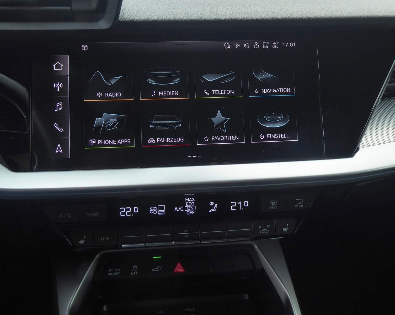 Audi A3 Sportback 45 TFSIe S-LINE/HEAD-UP/VIRTUAl/18"