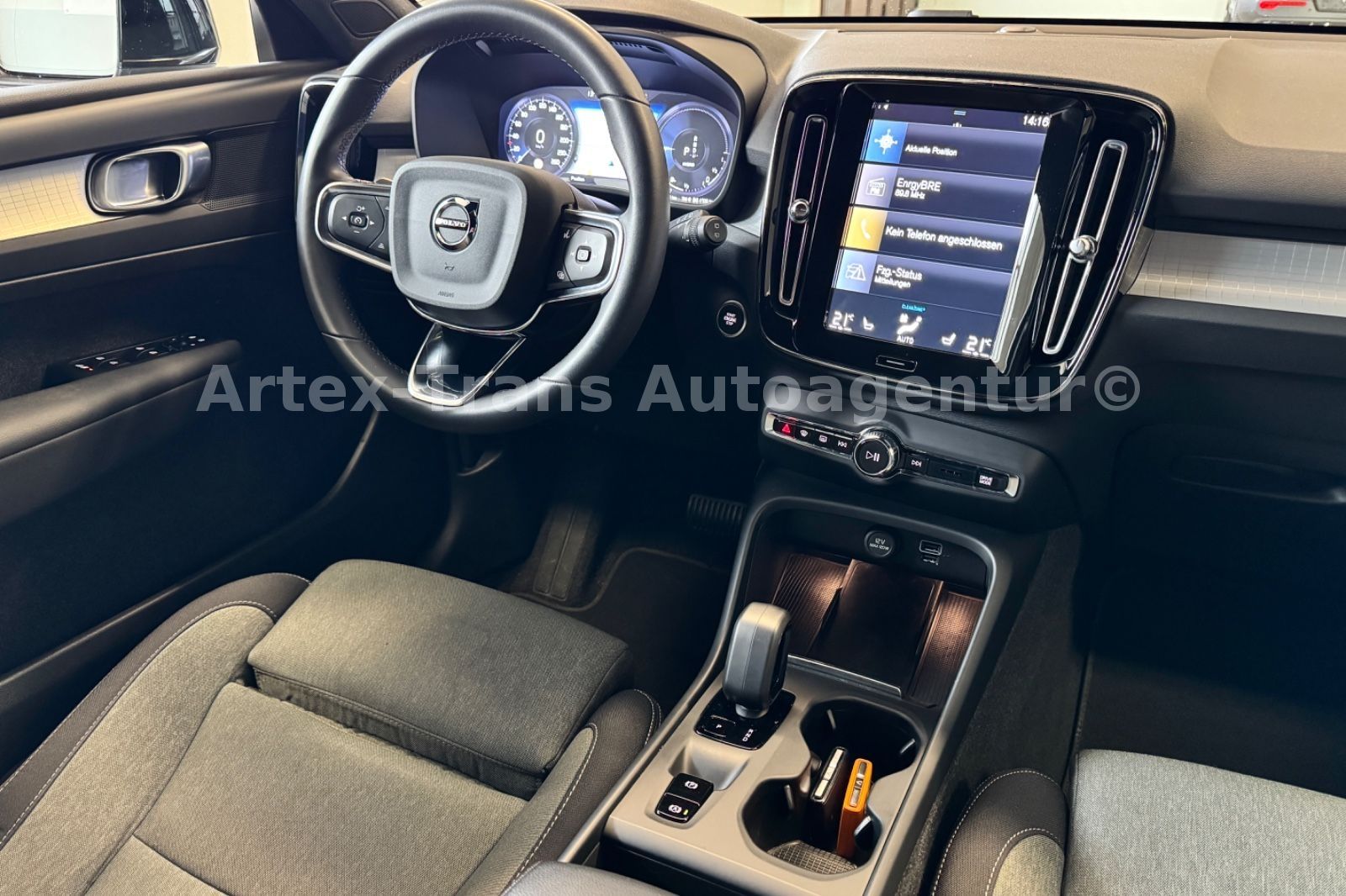 Volvo XC40 T4 Recharge Plug-In Hybrid /NAV/SHZ/AHK/ACC