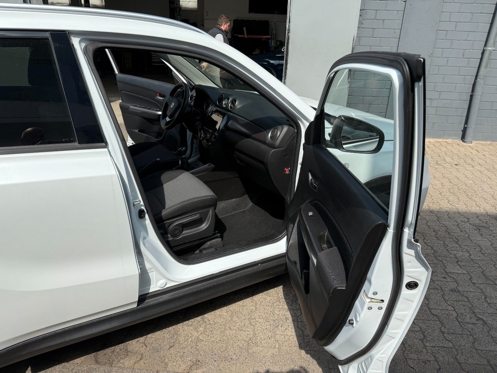 Suzuki Vitara 1.4 Mild-Hybrid Comfort+ - Samsaru's Car Outlet