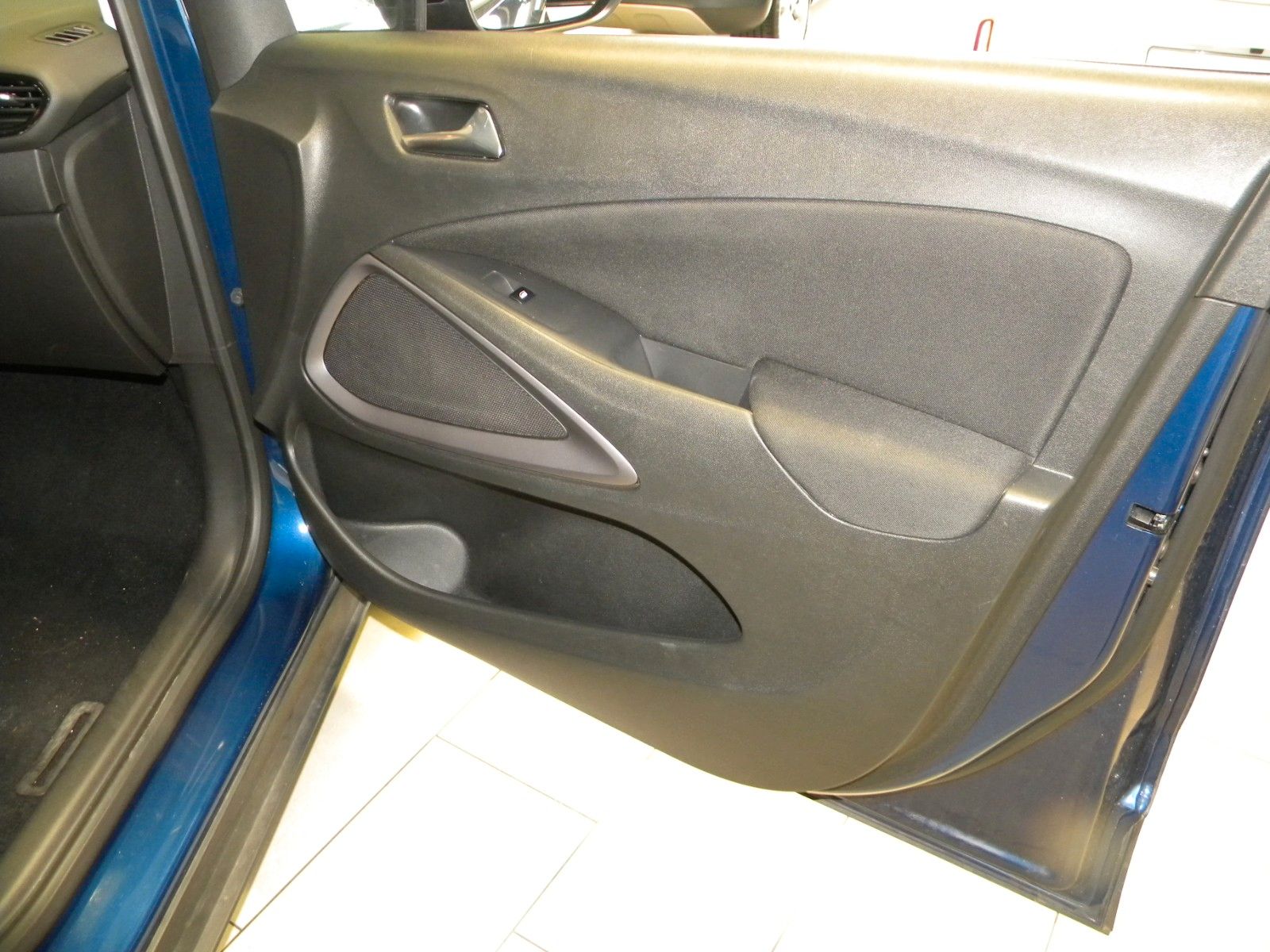 Opel Crossland Edition - Samsaru's Car Outlet
