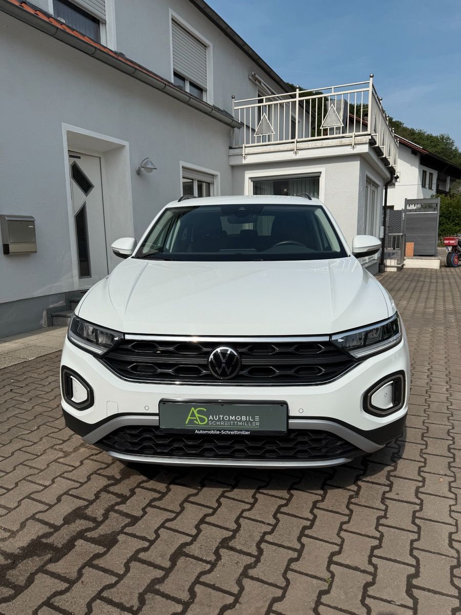 Volkswagen T-Roc Life - Samsaru's Car Outlet
