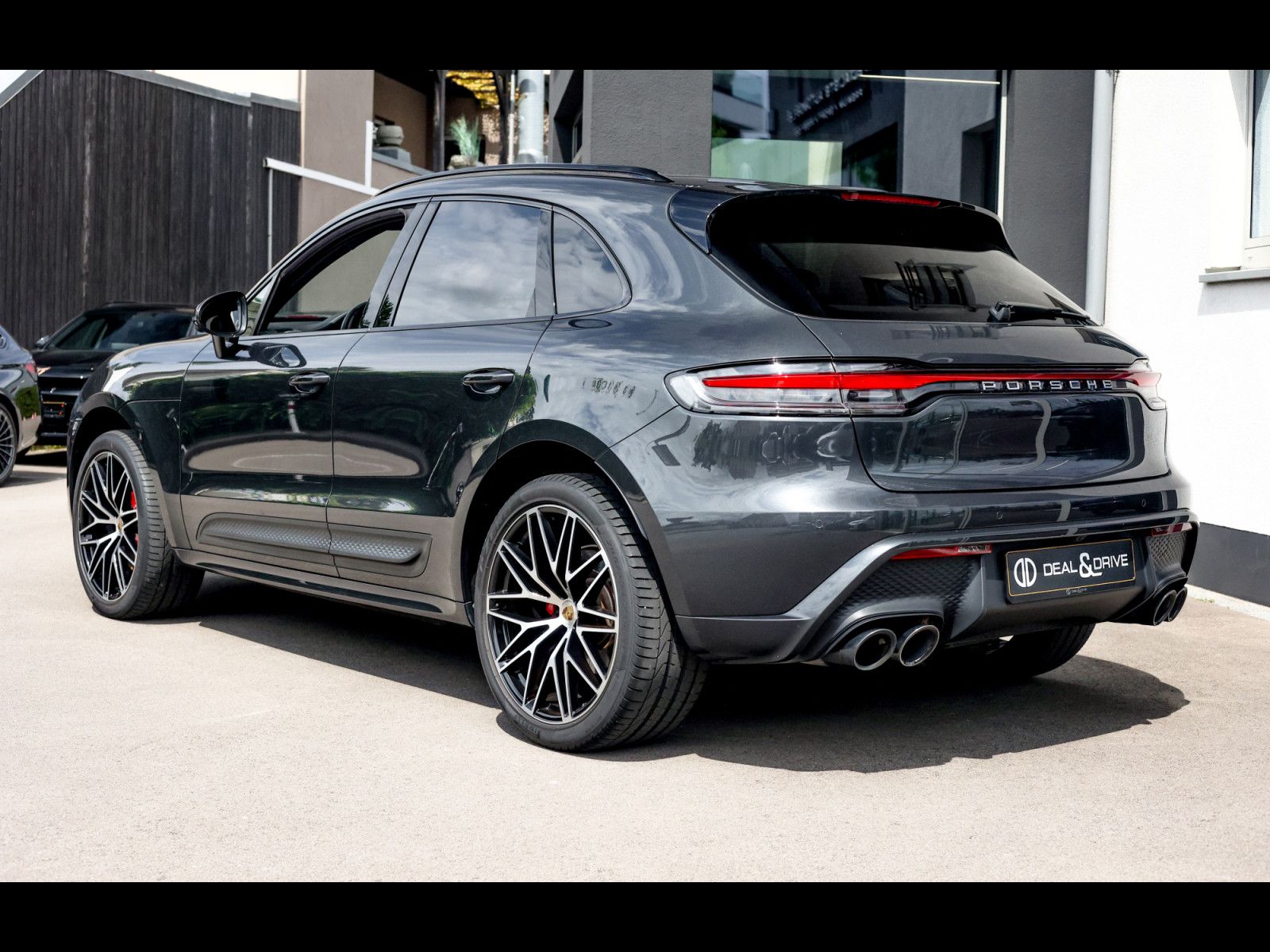 Porsche Macan III S PDK - Samsaru's Car Outlet