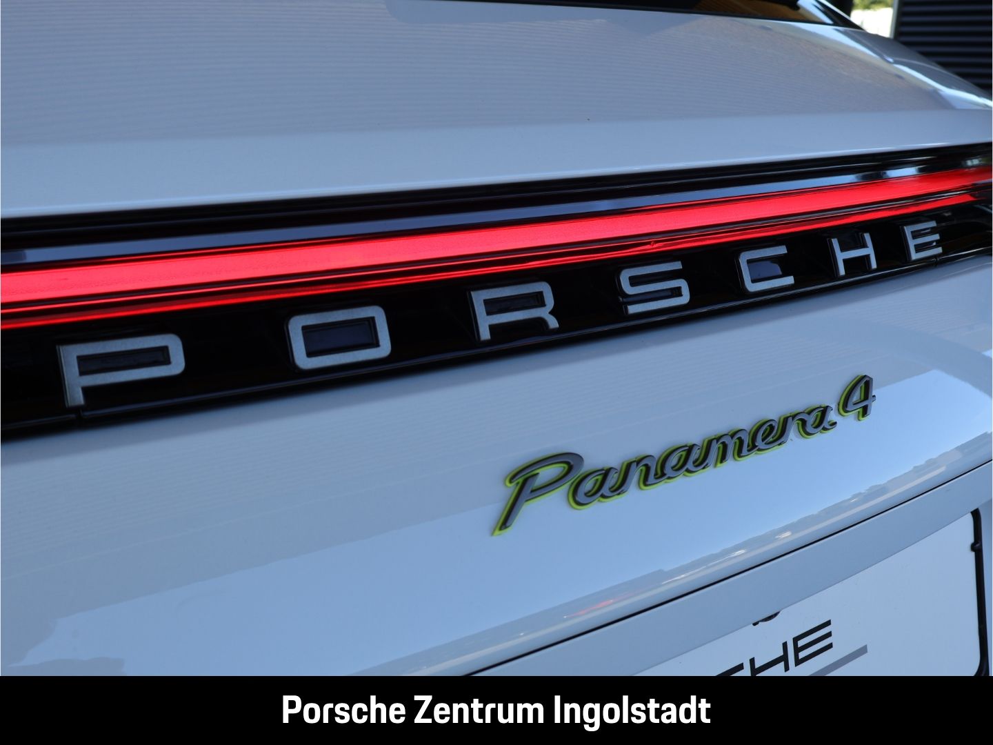 Porsche Panamera 4 E-Hybrid Sport Turismo Platinum Editi