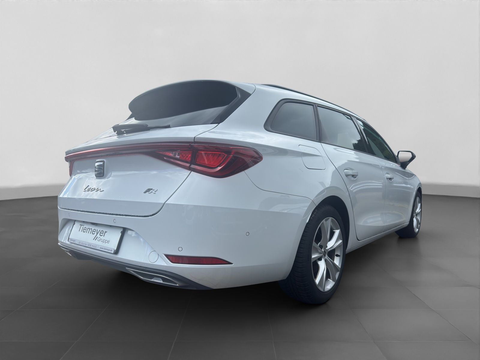 Seat Leon Sportstourer 2.0 TDI DSG FR NAVI ACC KAMERA