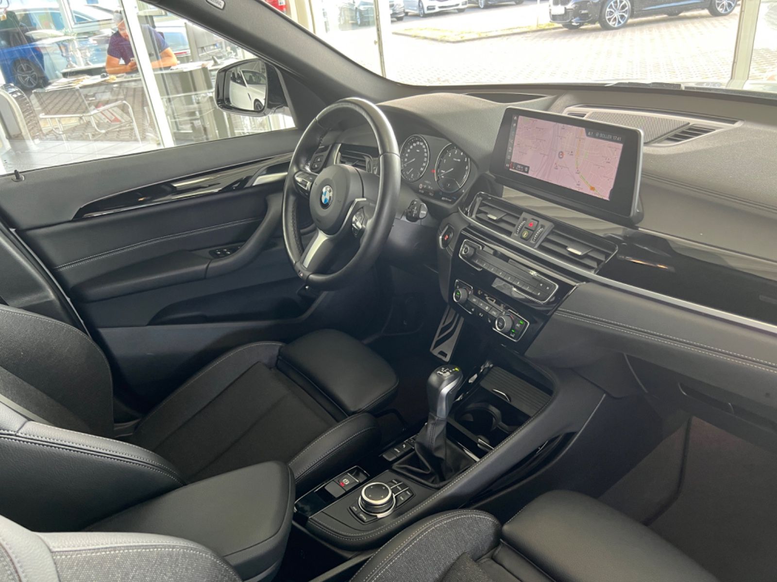 BMW X1 xDrive25e M Sportpaket - Samsaru's Car Outlet