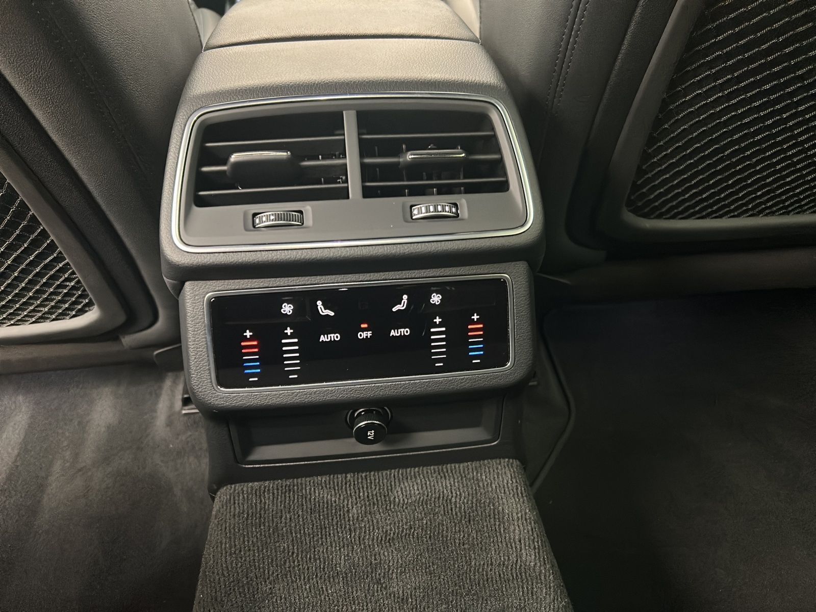 Audi RS 6 Avant*305km/h*Keramik*B&O*HUD*Laser*Virtual