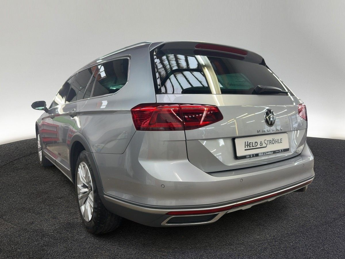 Volkswagen Passat Alltrack 2.0 TDI DSG 4M IQ AHK NAVI R-KAM