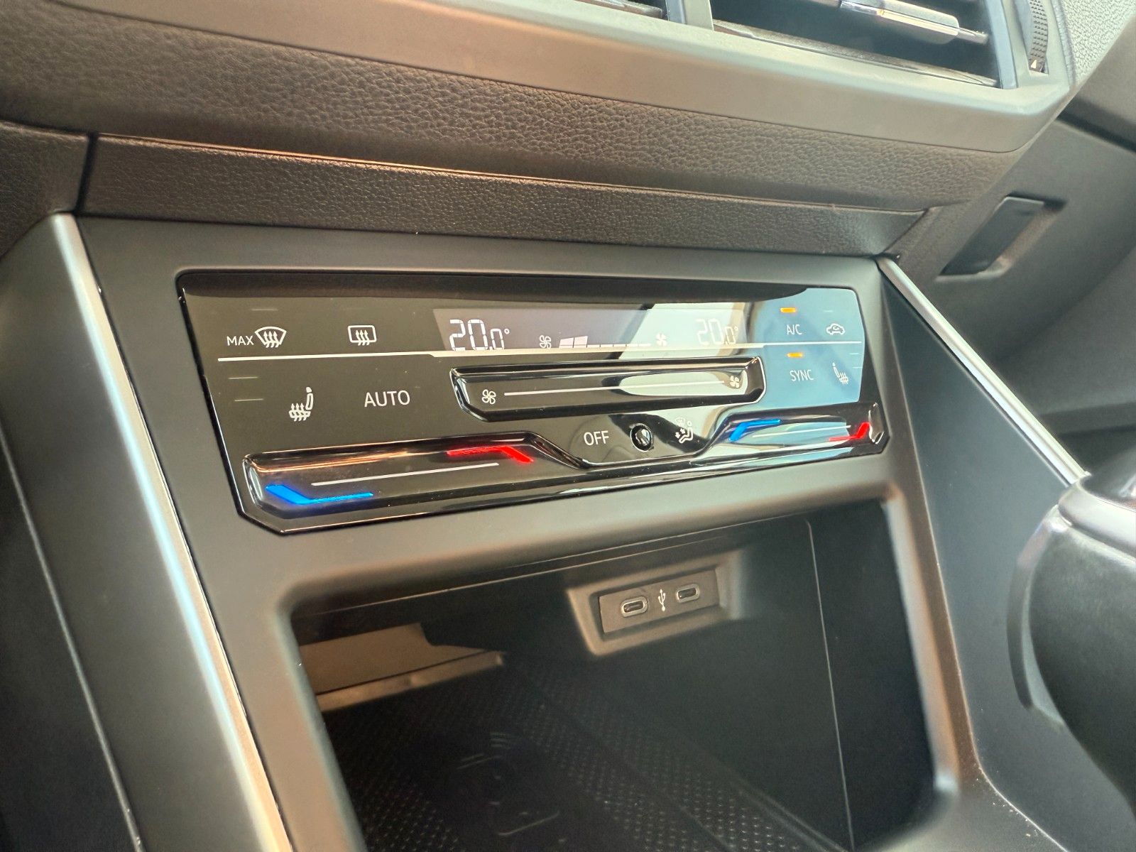 Volkswagen Polo VI Life 70KW DSG - Samsaru's Car Outlet