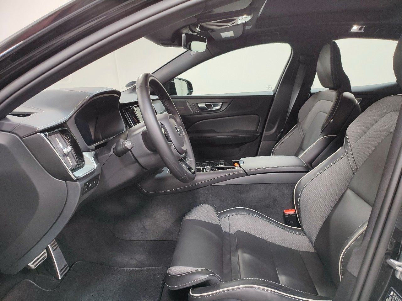Volvo S60 T8 Lim. R Design Recharge Plug-In Hybrid AWD