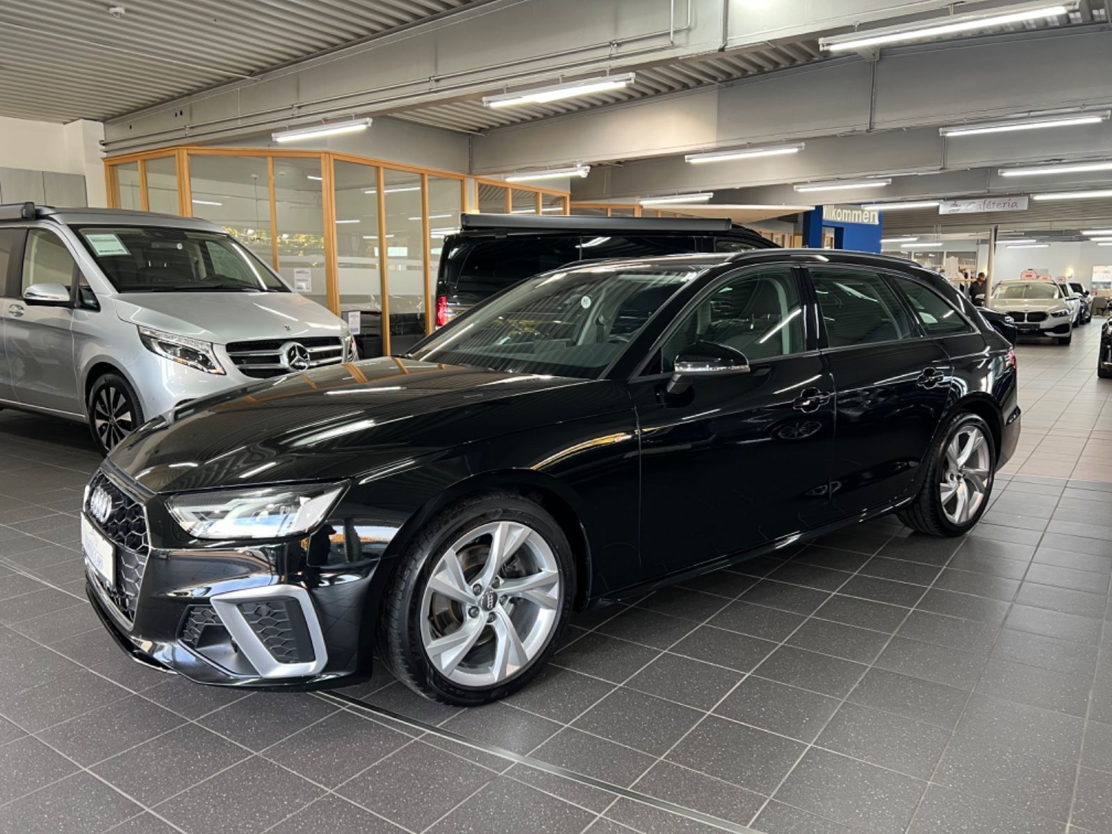 Audi A4 Avant 35 TDI S line - Samsaru's Car Outlet