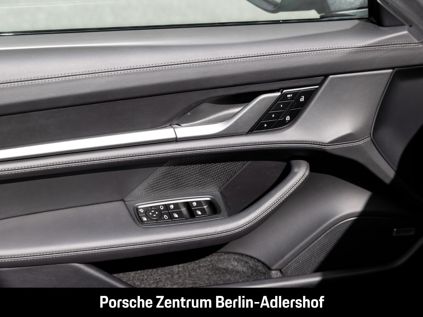 Porsche Taycan 4S Cross Turismo Offroad Paket Soft-Close