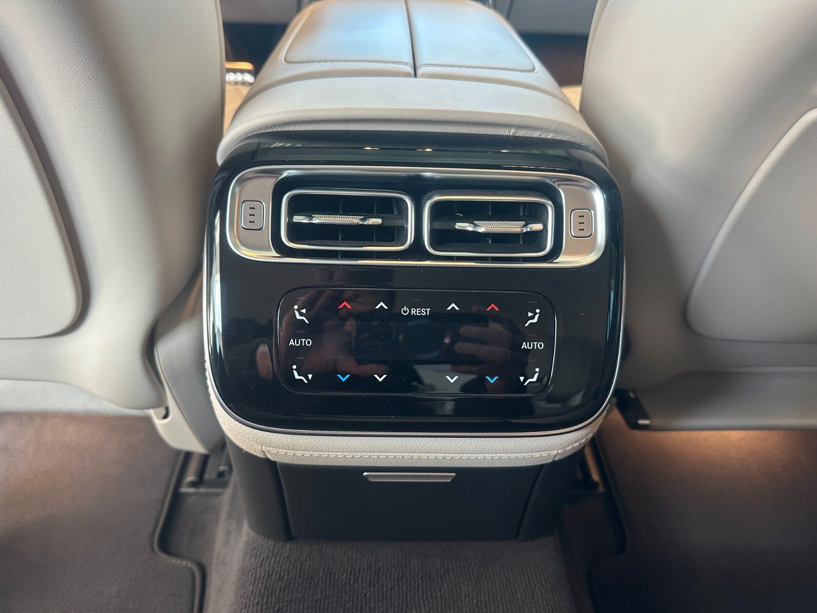 Mercedes-Benz S 580 4Matic L - Samsaru's Car Outlet