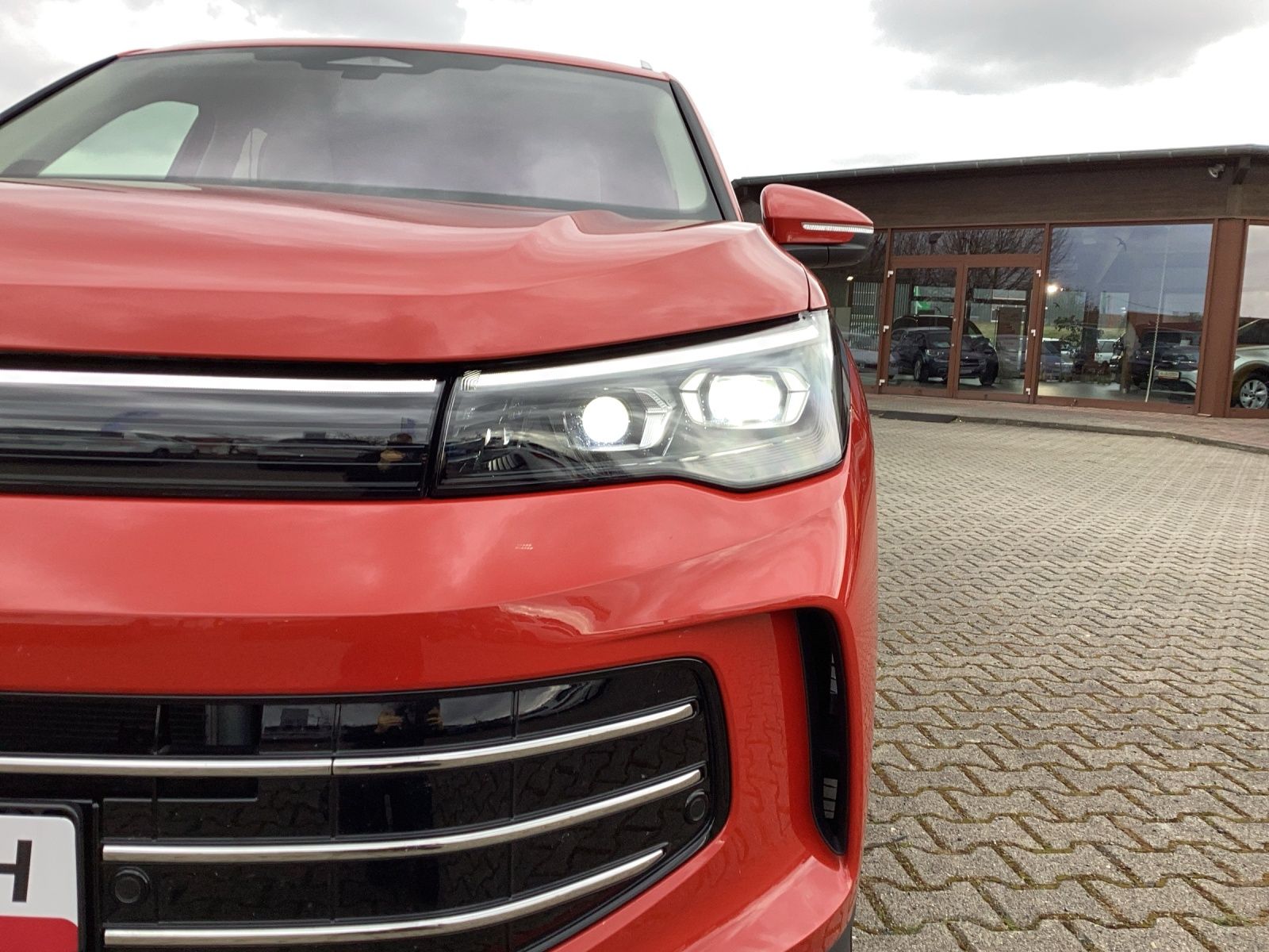 Volkswagen Tiguan Elegance TDI DSG 4M IQ.Light ACC STHZ SHZ