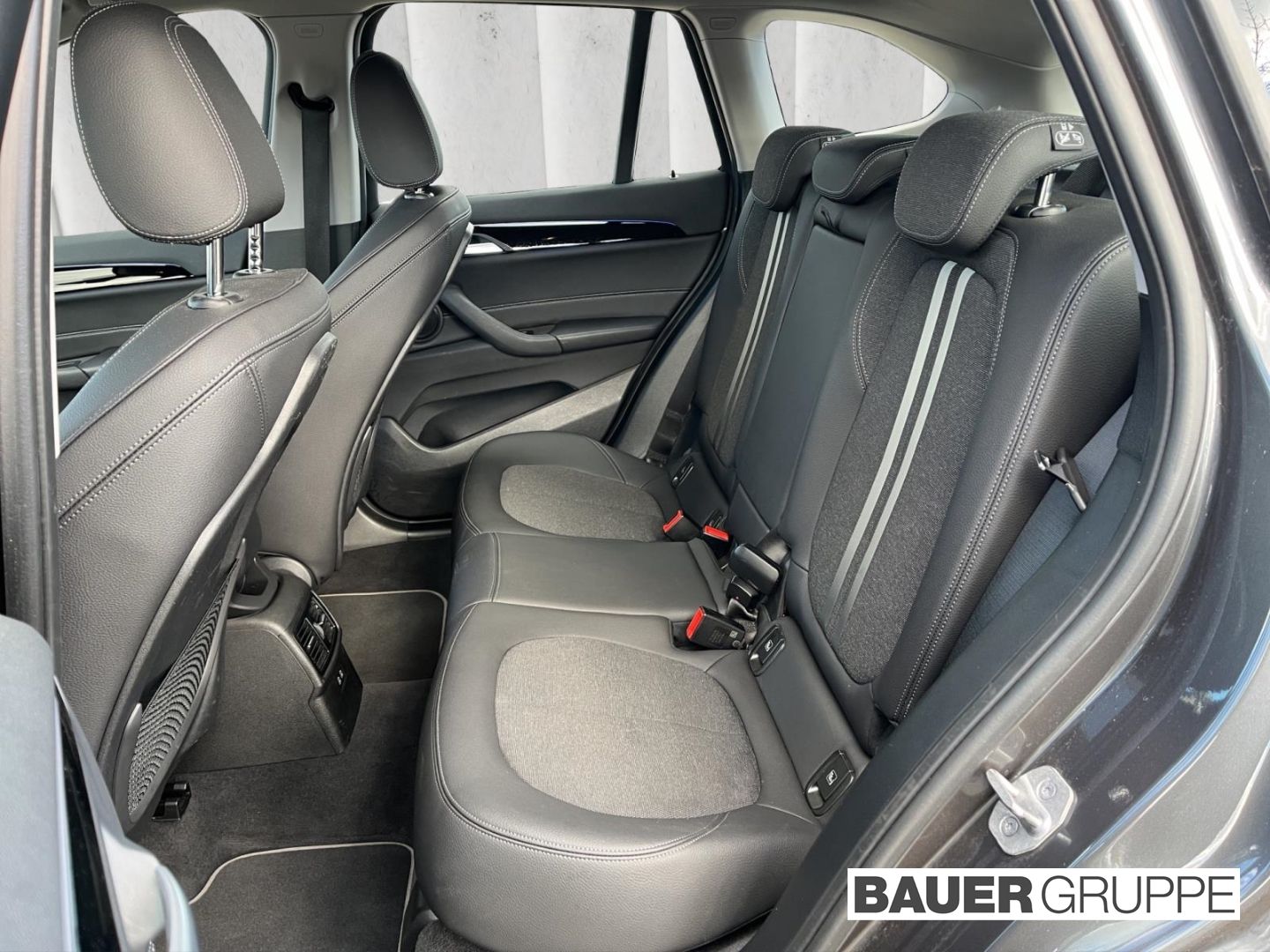 BMW X1 xDrive 20 d Sport Line - Samsaru's Car Outlet