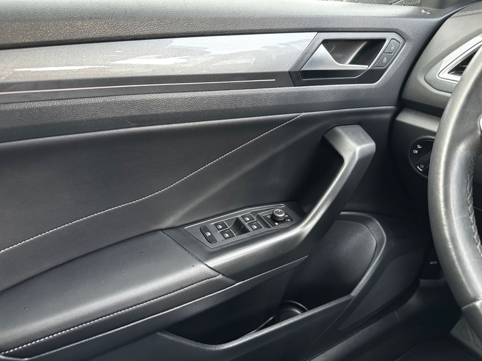 Volkswagen T-Roc 2.0 - Samsaru's Car Outlet