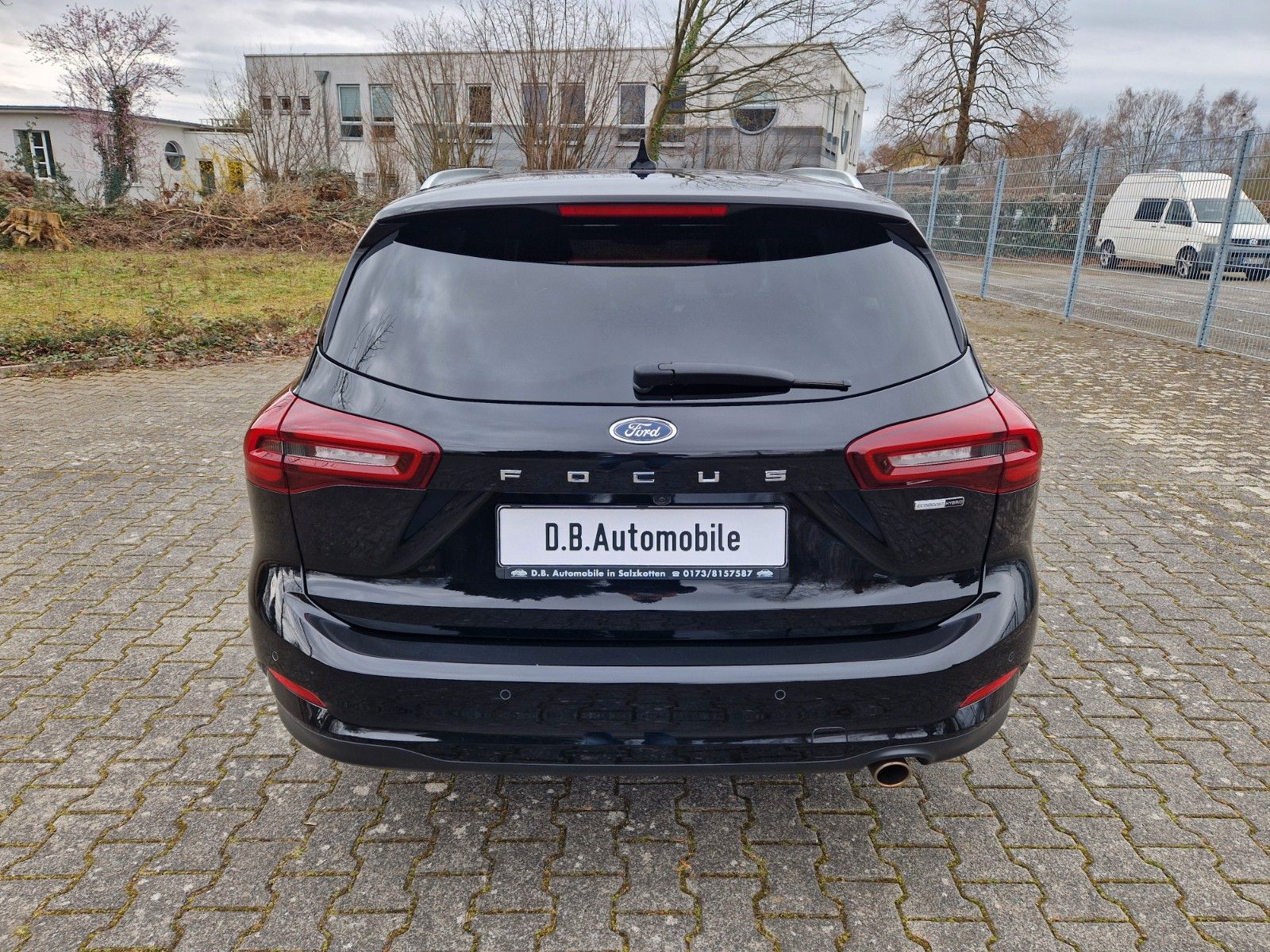 Ford Focus Tun.Titanium 1.Hd Aut. LED AHK NAVI Rf ACC