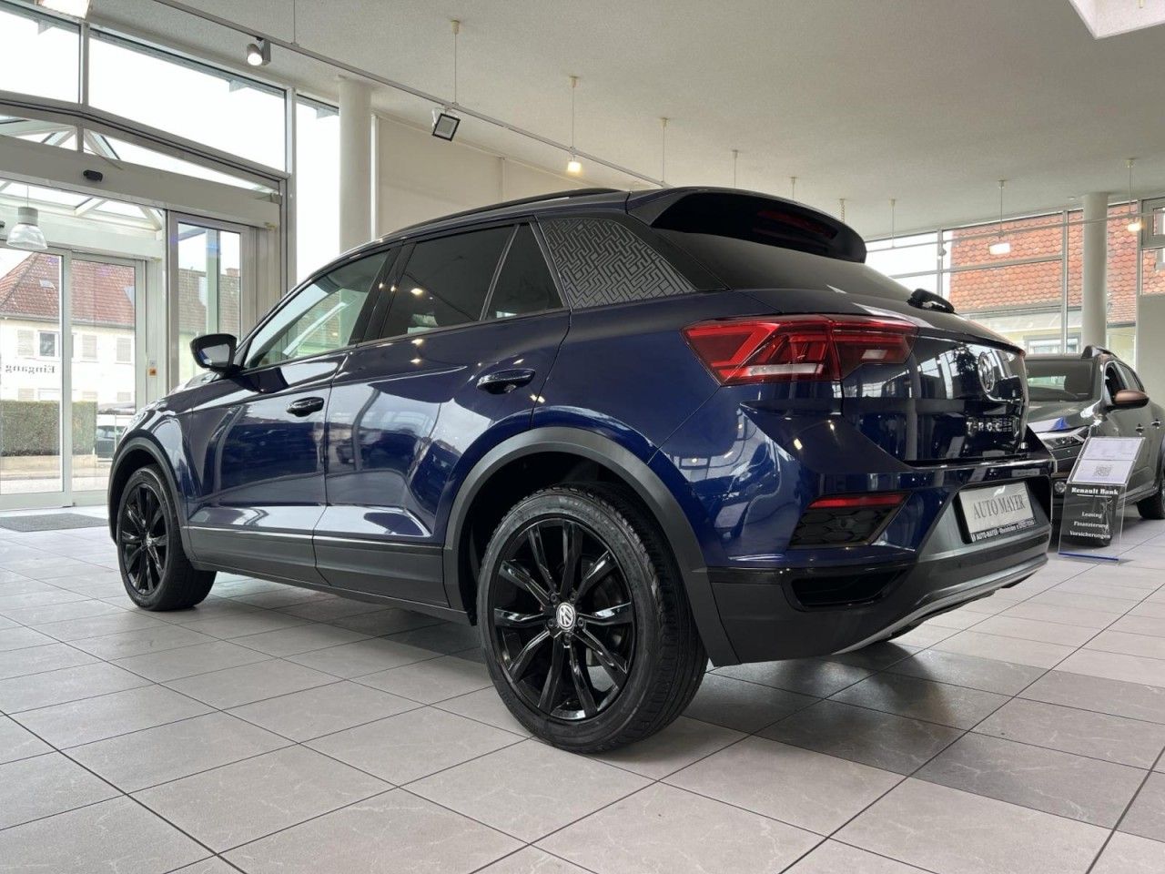 Volkswagen T-Roc Sport 4Motion 2.0 TSI DSG - Samsaru's Car Outlet