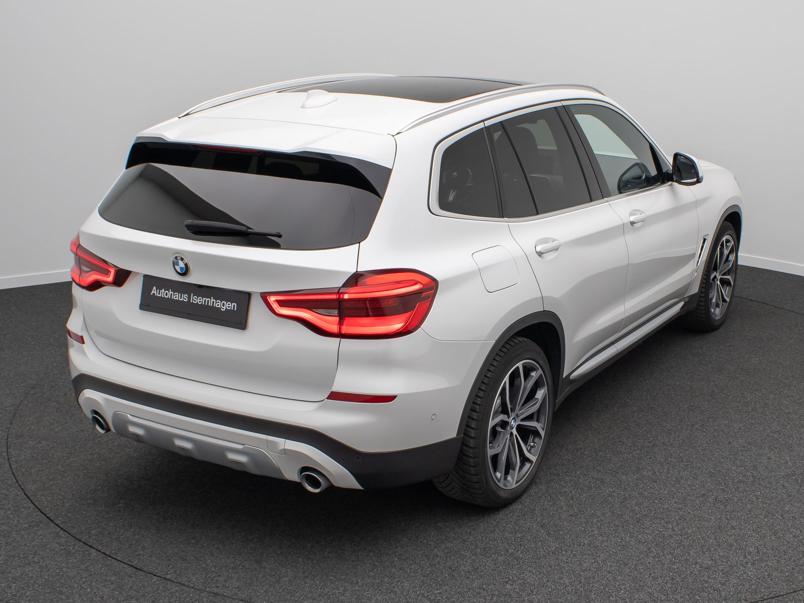 BMW X3 xD20d xLine - Samsaru's Car Outlet