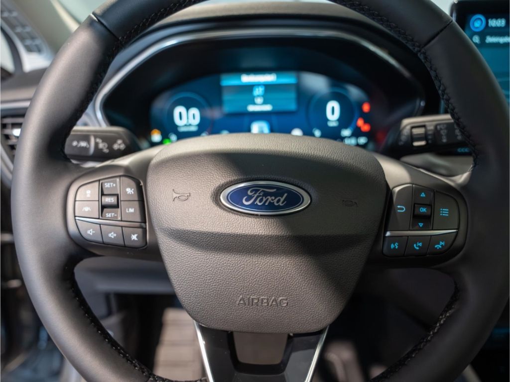 Ford Focus 1.0 MHEV Aut. Titanium X Matrix-LED Panora