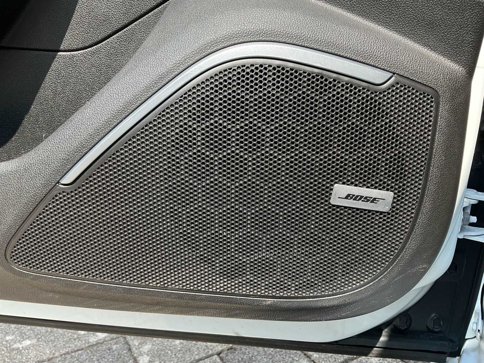 Renault Megane Grandtour E-Tech R.S. Line PLUG-IN - Samsaru's Car Outlet