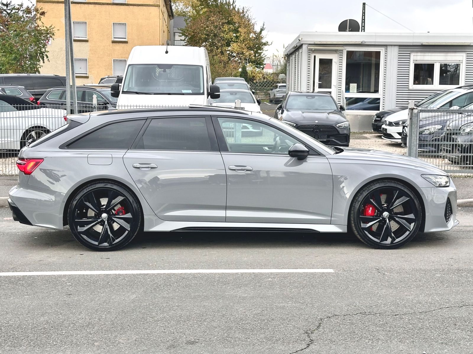 Audi RS6 AVANT QUATTRO*PANO+VOLL+AHK*