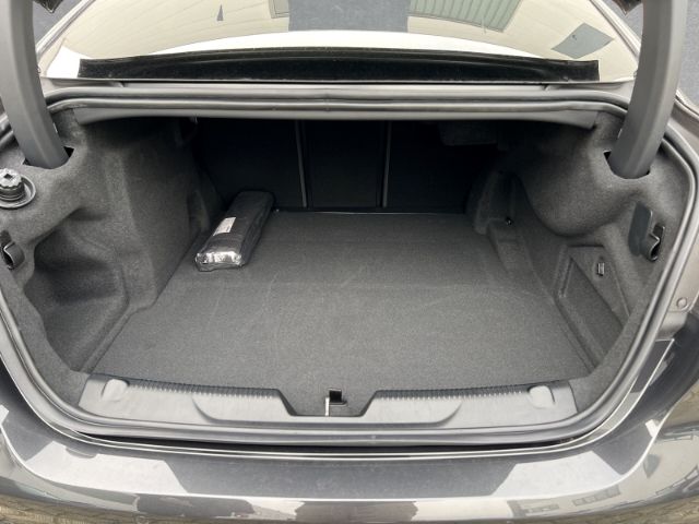 Jaguar XE D200 R-Dynamic HSE HUD StandHZG Navi Leder Me