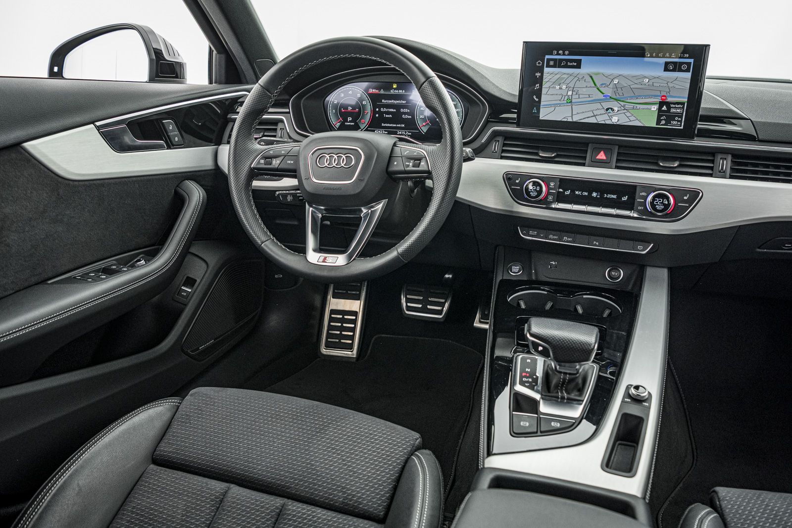 Audi A4 Avant S line 45 TFSI quattro S tronic - Samsaru's Car Outlet