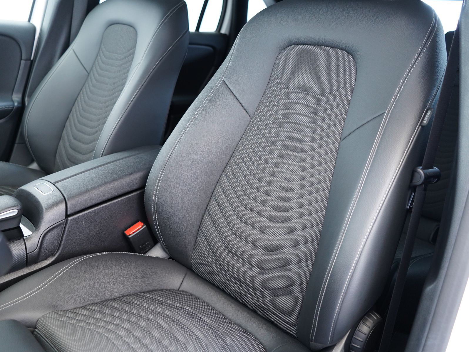 Mercedes-Benz GLA 250 e LED/NAVI/KAMERA