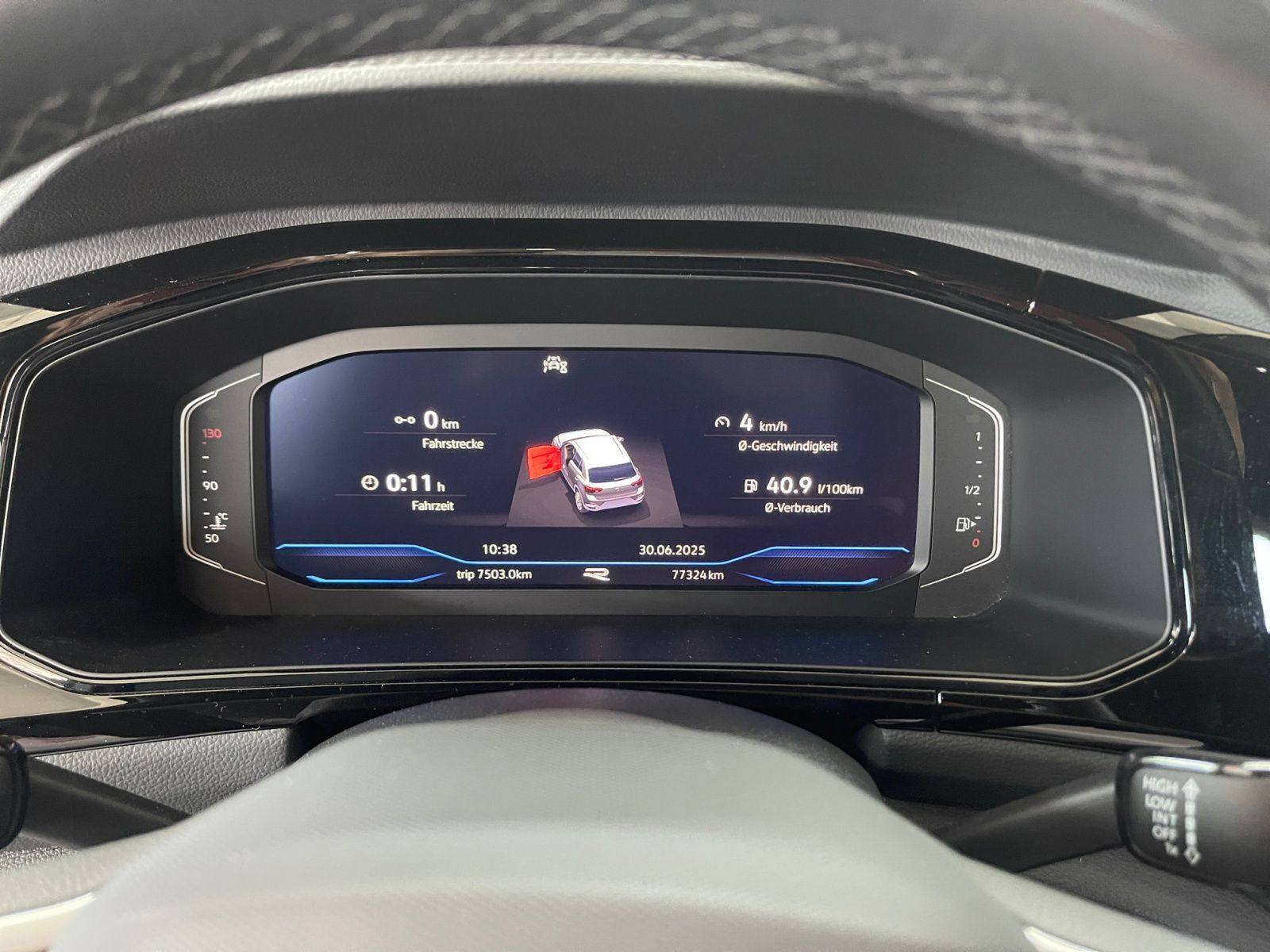 Volkswagen T-Roc R-Line 1.5 TSI - Samsaru's Car Outlet