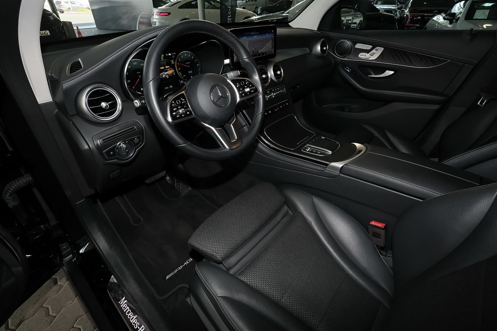 Mercedes-Benz GLC 300 e 4M AMG - Samsaru's Car Outlet