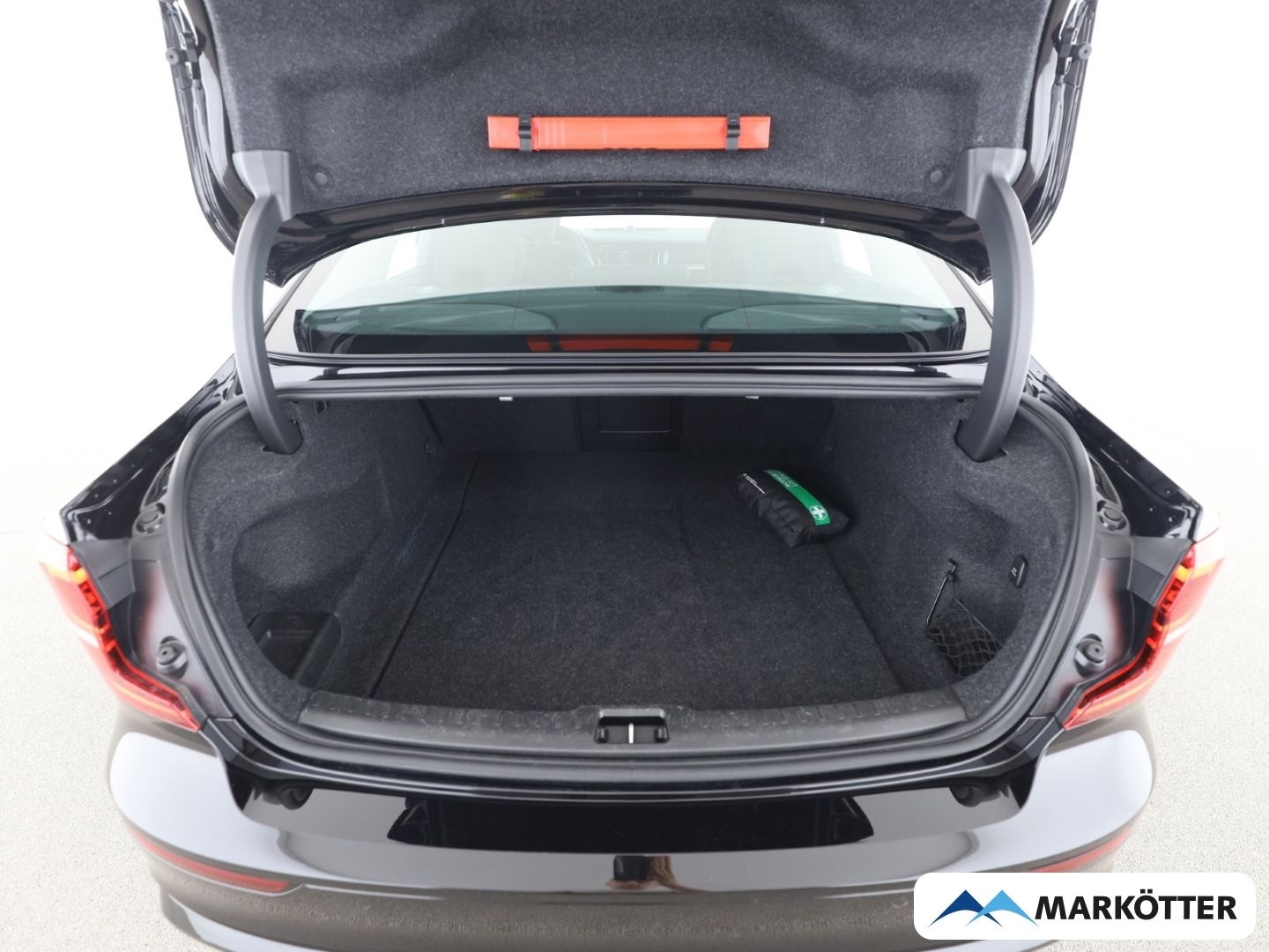 Volvo S60 Ultimate Dark Recharge Plug-In Hybrid AWD