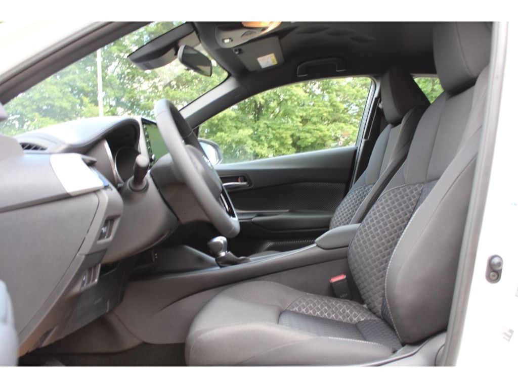 Toyota C-HR Hybrid Flow 1.8 Hybrid - Samsaru's Car Outlet