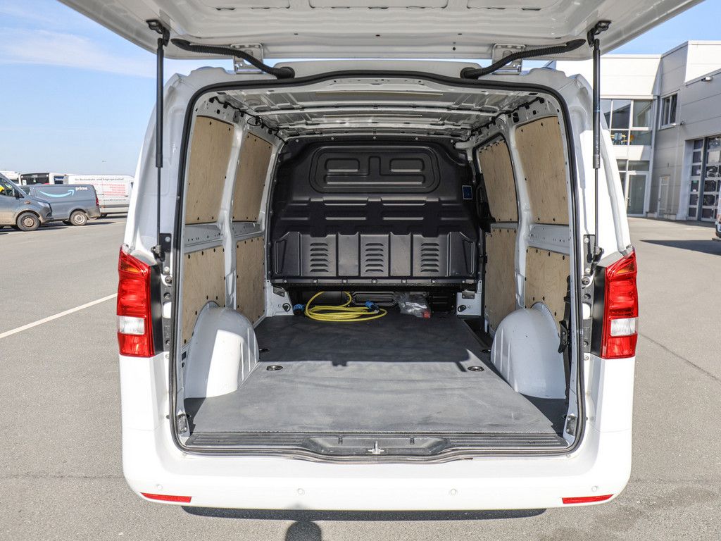Mercedes-Benz Vito eVito 111 KA Lang - Samsaru's Car Outlet