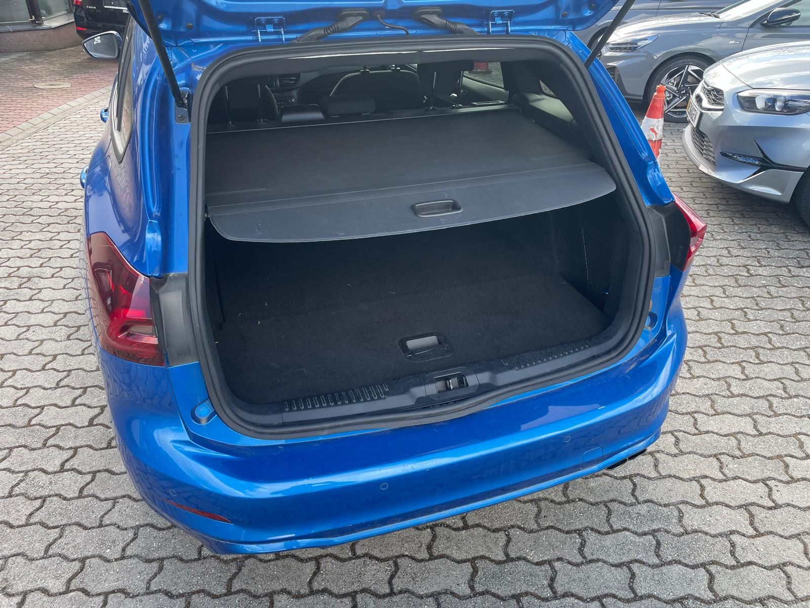 Ford Focus Turnier ST-Line 1.5 Autom,Navi,ALU,Allwett