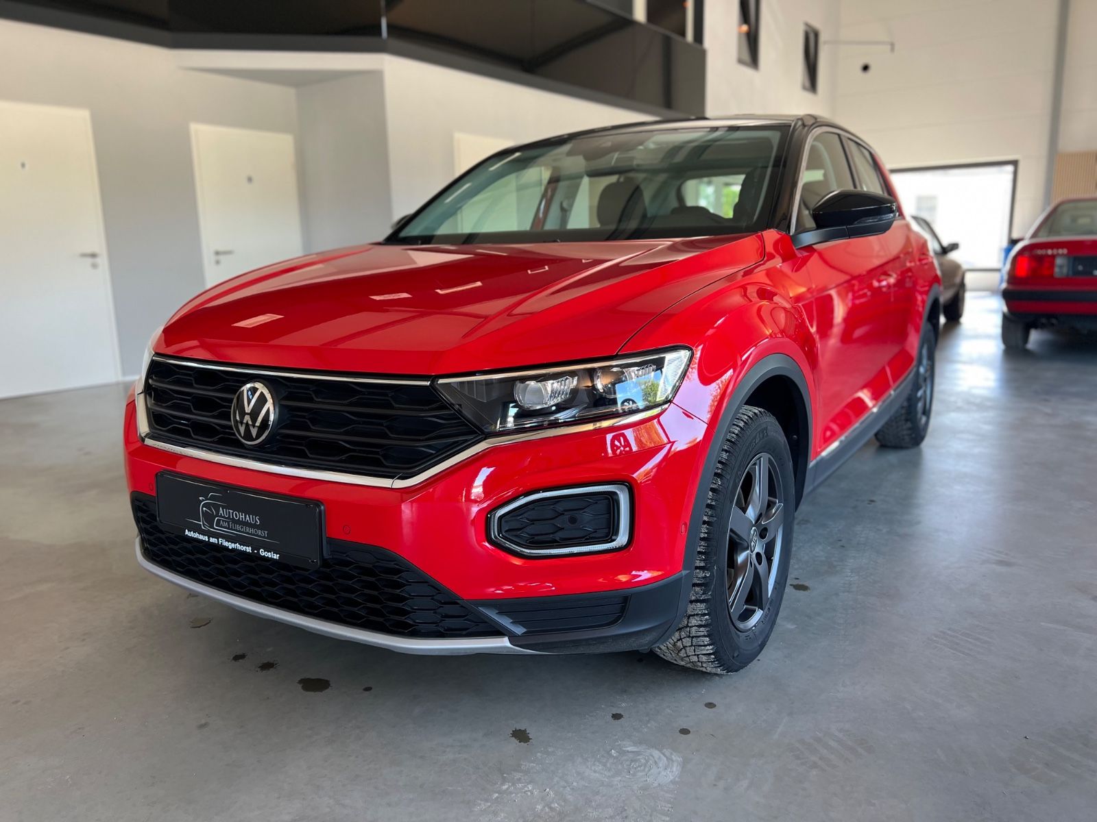 Volkswagen T-Roc 1.5 TSI Style - Samsaru's Car Outlet