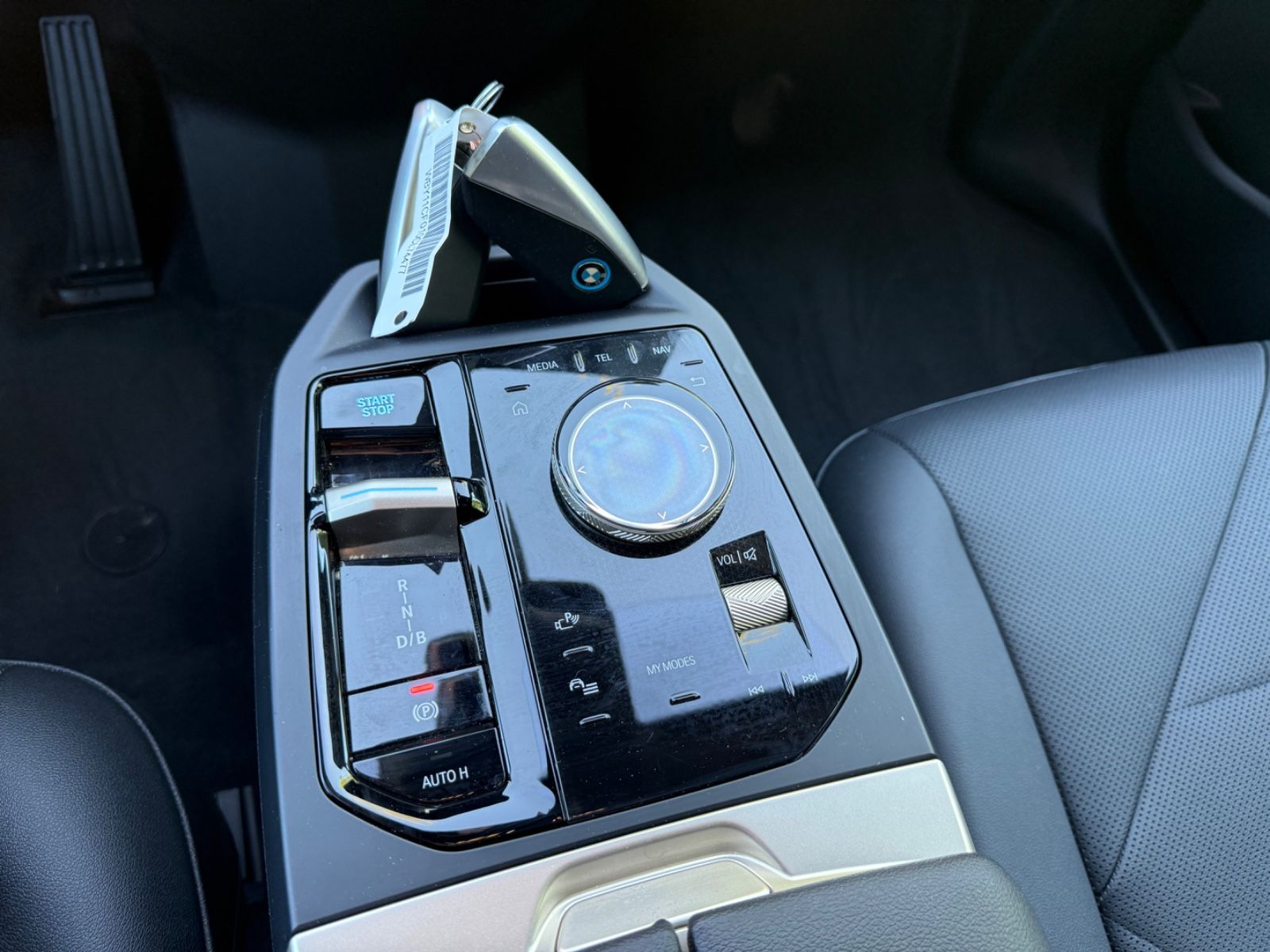 BMW iX 40 xDrive*Head Up*360Kamera*Harmann*Komfortzu